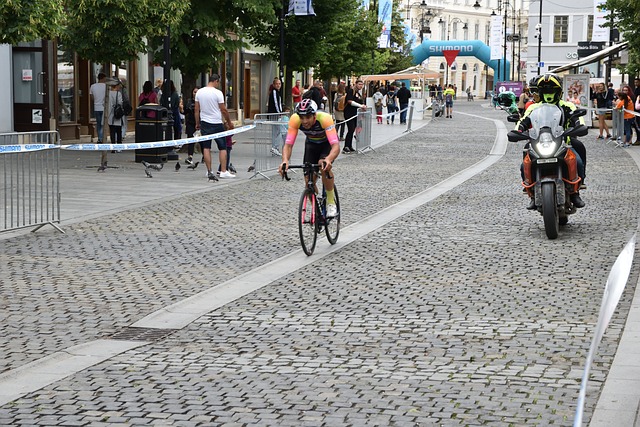 但身体对抗 但身体对抗