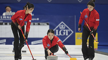 甲球队在引 甲球队在引